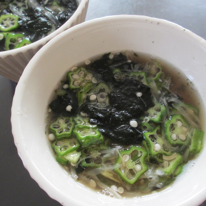 豆腐とオクラと海苔のスープ